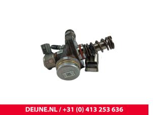 Volvo V60 Mechanical fuel pump O317998 photo 3