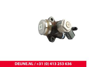 Volvo V60 Mechanical fuel pump O317998 photo 2