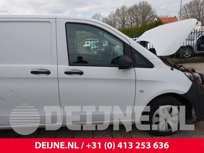Mercedes Vito Portier 2Deurs rechts O318047