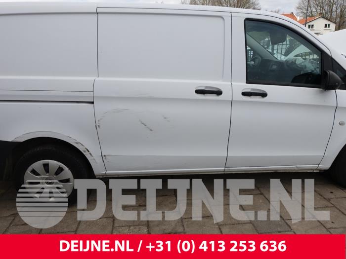 Mercedes Vito Schuifdeur rechts O318063