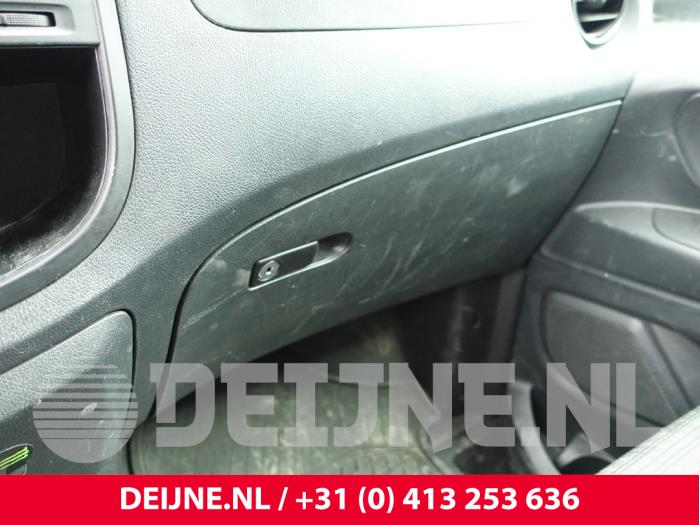 Mercedes Vito Handschuhfach O318018