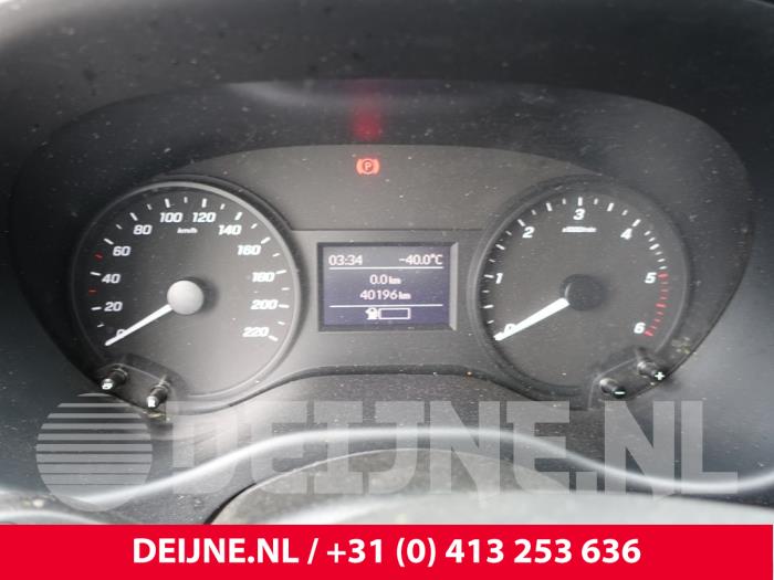 Mercedes Vito Tacho - Kombiinstrument KM O318036