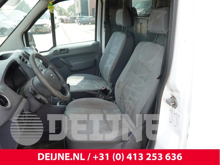 Ford Transit Connect Sitz links O318453