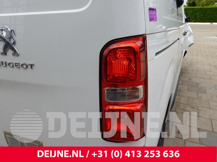 Peugeot Expert Rücklicht rechts O318500