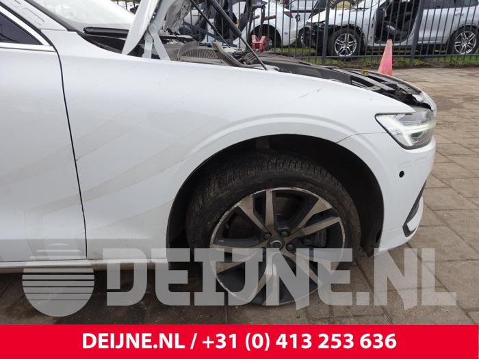 Volvo V60 Kotflügel rechts vorne O318694