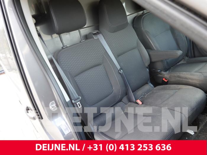 Opel Vivaro Bank rechts-voor O318741