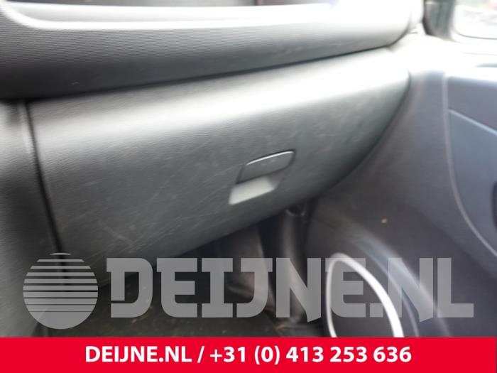 Opel Vivaro Handschuhfach O318759