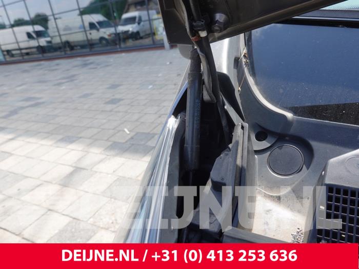 Opel Vivaro Bonnet gas strut, right O318774