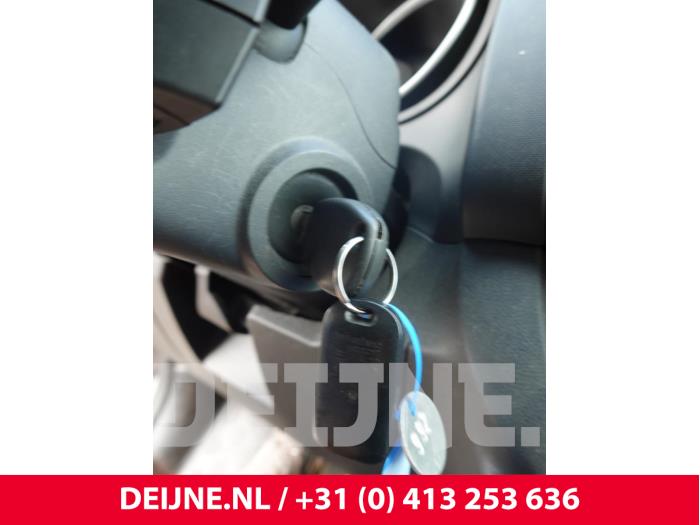 Opel Vivaro Zündschloss+Schlüssel O318785