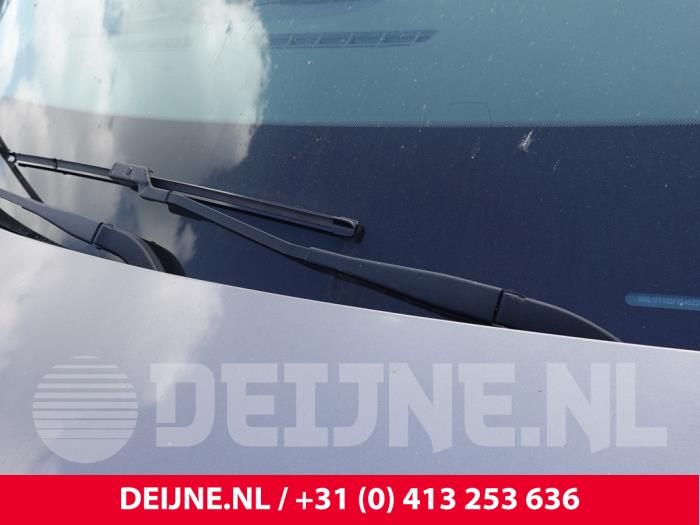 Opel Vivaro Scheibenwischerarm vorne O318813