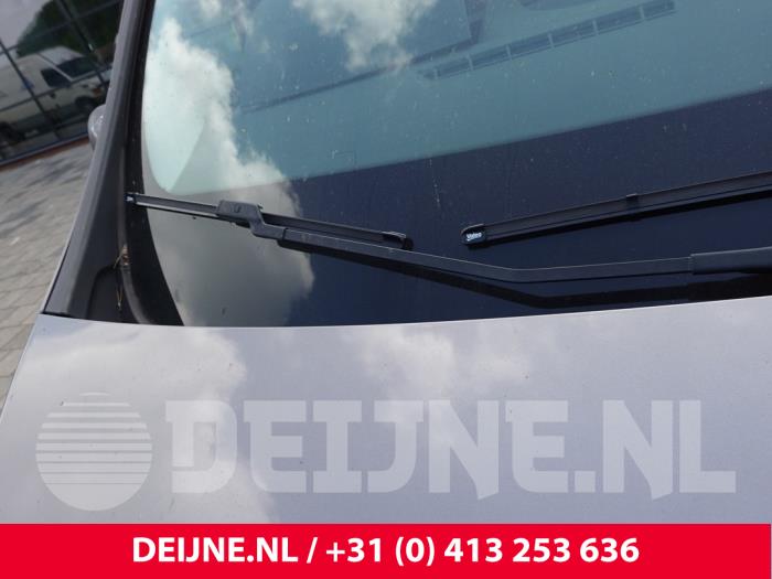 Opel Vivaro Scheibenwischerarm vorne O318814