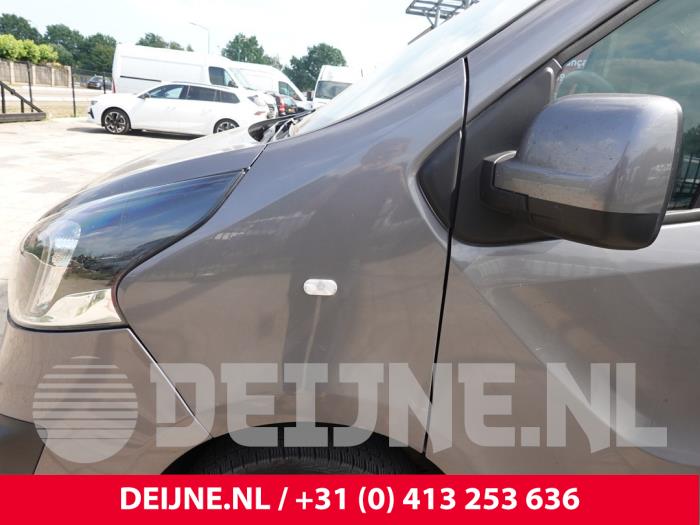 Opel Vivaro Kotflügel links vorne O318816
