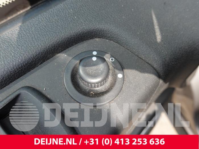 Opel Vivaro Spiegel Schalter O318828