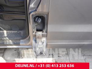Opel Vivaro Tankklappe O318836 foto 2