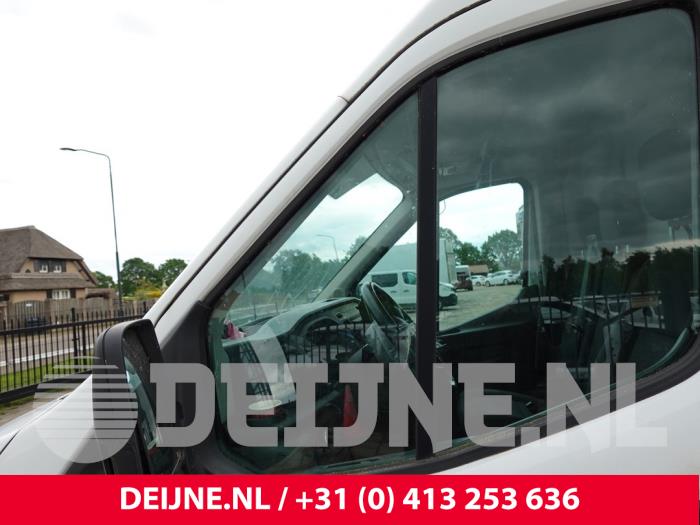 Ford Transit Driehoeks Ruit links-voor O318944