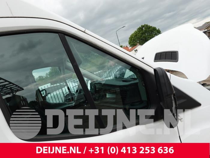Ford Transit Driehoeks Ruit rechts-voor O318945
