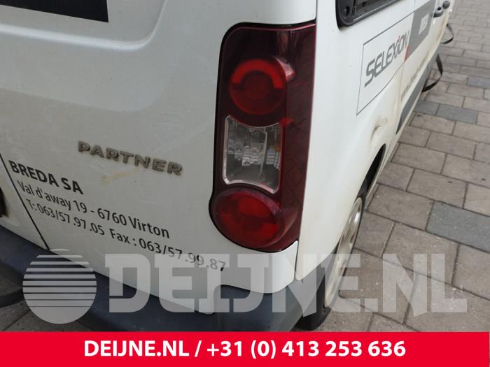 Peugeot Partner Achterlicht rechts O318993