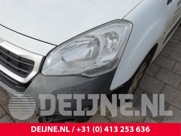 Peugeot Partner Koplamp links O319031