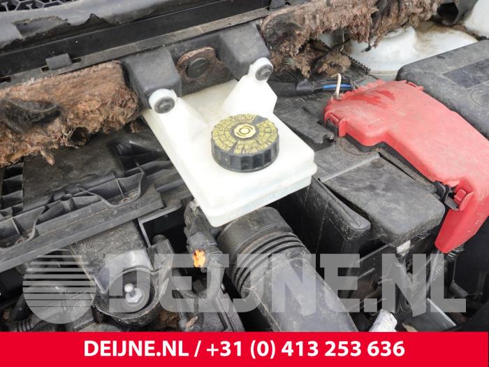 Peugeot Partner Bremsflüssigkeitsbehälter O319055