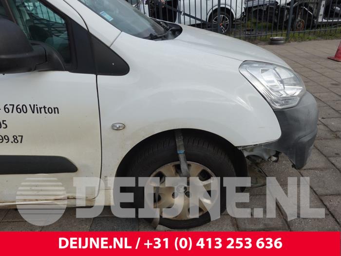 Peugeot Partner Kotflügel rechts vorne O319062