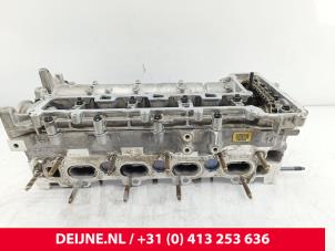 Opel Vivaro Cylinder head O319631 photo 2