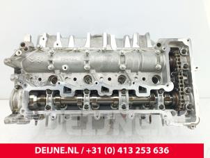 Opel Vivaro Cylinder head O319631 photo 3