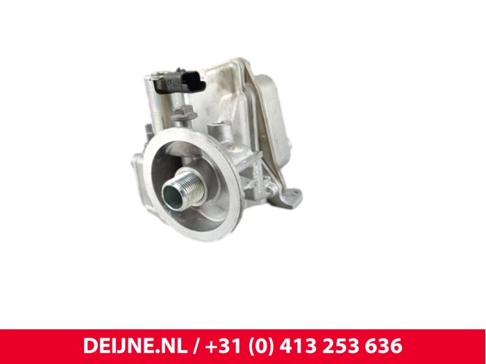 Gebruikte Oliefilterhuis Opel Vivaro 2.0 CDTI 122 Prijs € 121,00 Inclusief btw aangeboden door van Deijne Onderdelen Uden B.V.