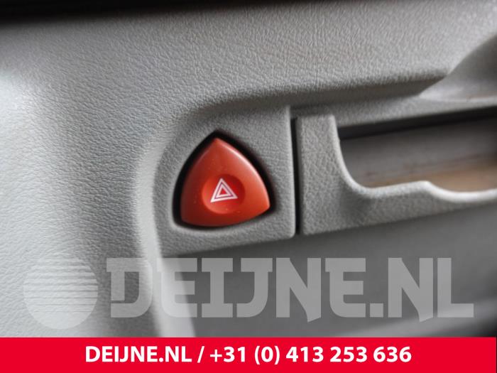 Renault Master Panikbeleuchtung Schalter O319706