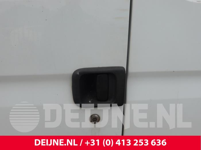 Renault Master Türgriff 2-türig links O319769