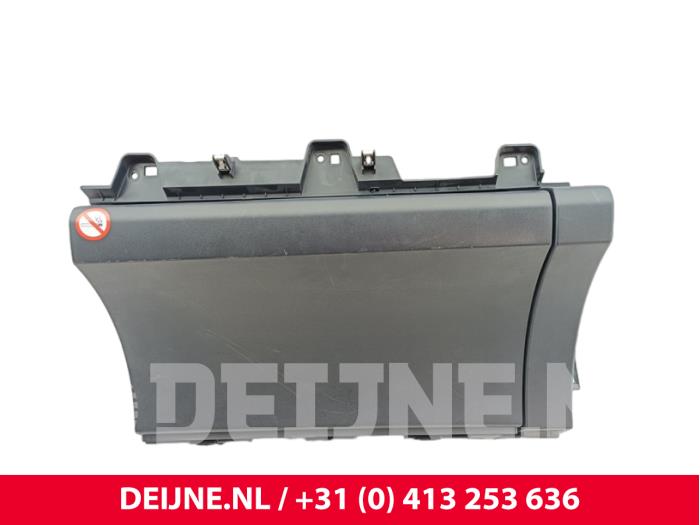 Lynk & Co 08 Handschuhfach O319828