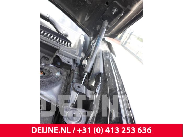 Lynk & Co 08 Gasdemper Motorkap links O319848