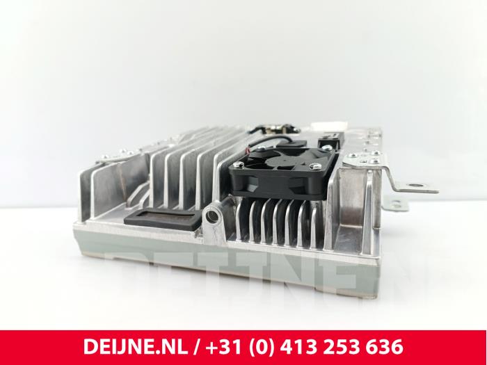 Lynk & Co 08 Regeleinheit Multi Media O319875