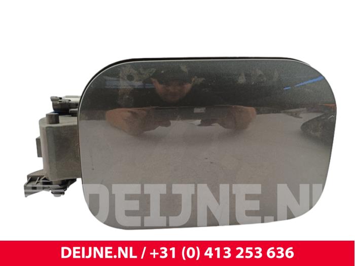 Lynk & Co 08 Tankklappe O319895