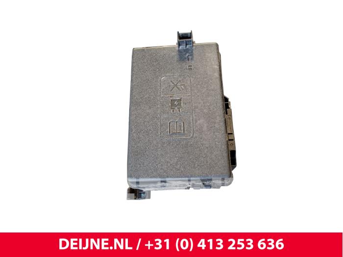 Lynk & Co 08 Sicherungskasten O319906