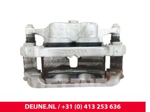 Lynk & Co 08 Remklauw (Tang) links-voor O319878 foto 2