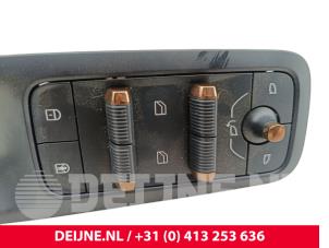 Lynk & Co 08 Electric window switch O319840 photo 2