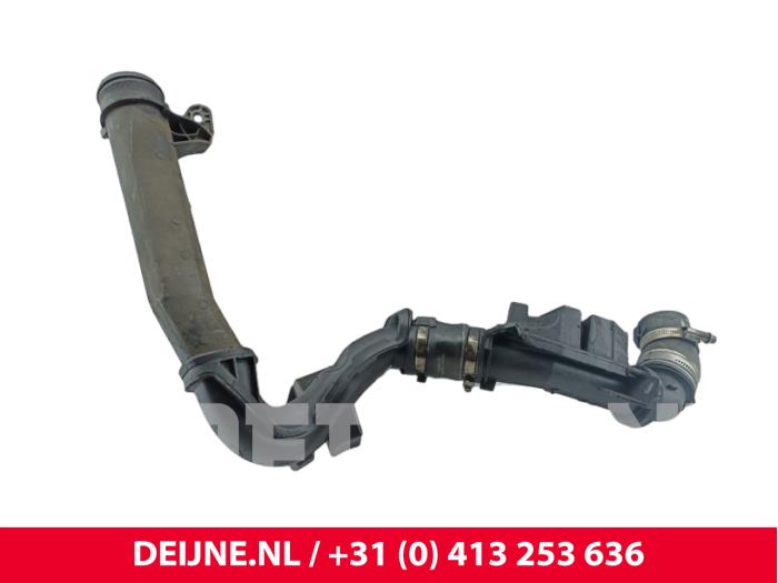 Gebruikte Intercooler Buis Peugeot Expert (V1/VA/VB/VE/VF/VT/VY) 2.0 Blue HDi 180 16V Prijs € 18,15 Inclusief btw aangeboden door van Deijne Onderdelen Uden B.V.