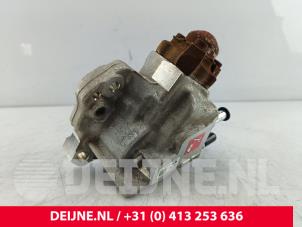 Opel Vivaro Mechanical fuel pump O319956 photo 3
