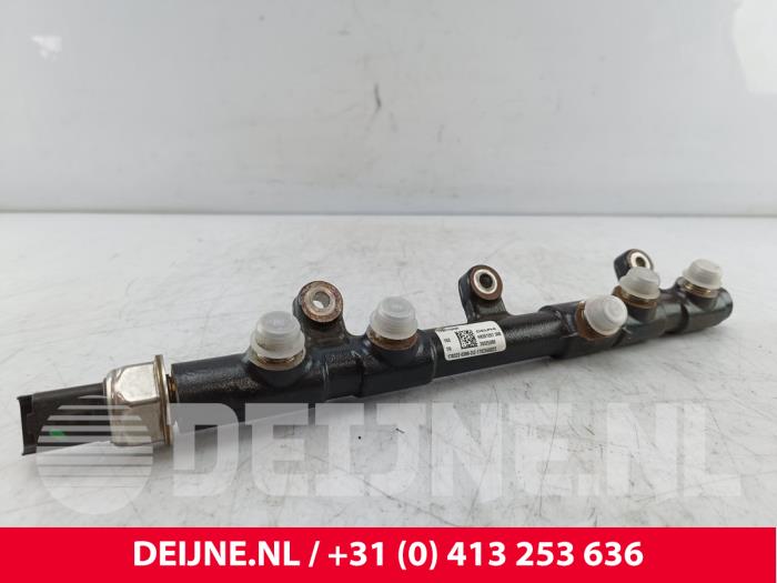 Gebruikte Common rail (Injectie) Opel Vivaro 2.0 CDTI 122 Prijs € 84,70 Inclusief btw aangeboden door van Deijne Onderdelen Uden B.V.