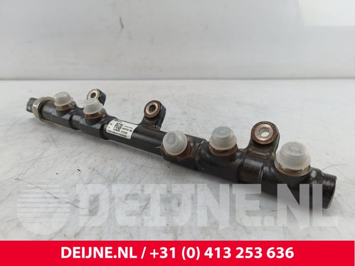 Injector brug van een Opel Vivaro 2.0 CDTI 122 2020