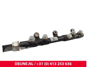 Opel Vivaro Einspritzdüse (Einspritzer) O319964 foto 3