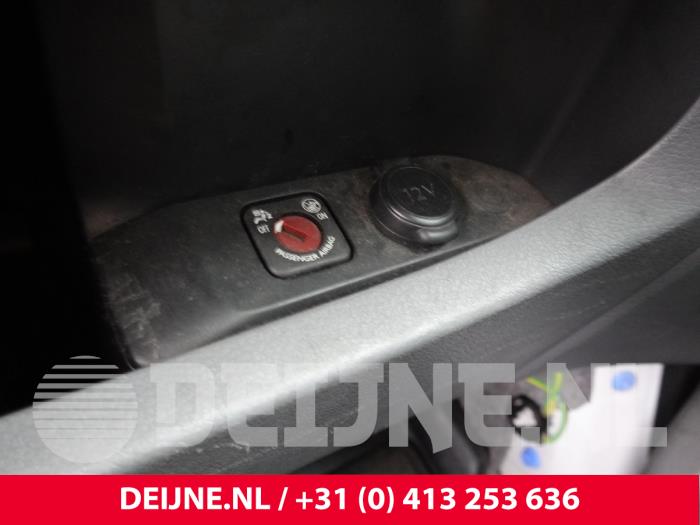 Peugeot Expert Airbag switch O320002