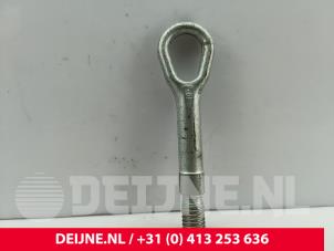 Mercedes Vito Abschleppöse vorne O320087 foto 2