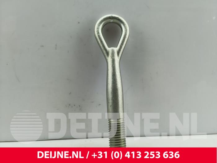 Gebruikte Sleepoog voor Nissan NV200 Prijs € 15,00 Margeregeling aangeboden door van Deijne Onderdelen Uden B.V.