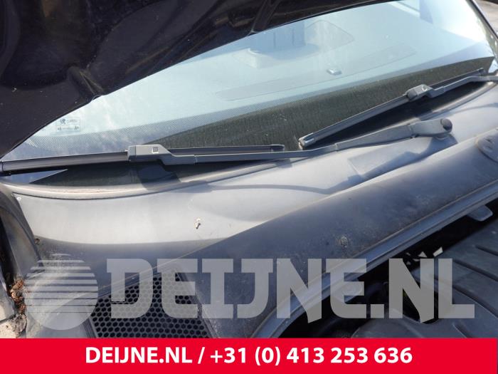 Volvo V70 Ruitenwisserarm set O320657