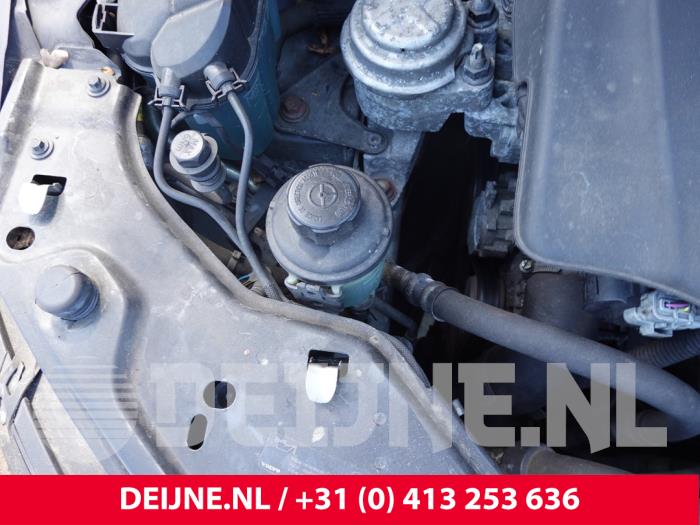 Volvo V70 Lenkkraftverstärker Ölbehälter O320668