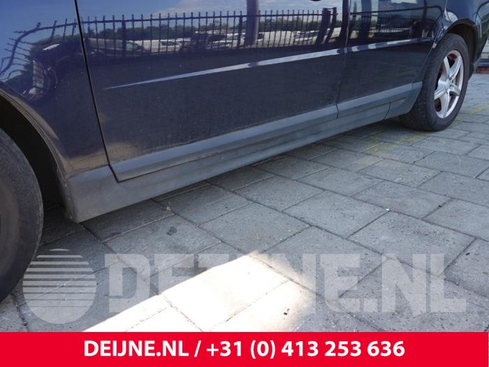Volvo V70 Seitenschürze links O320689