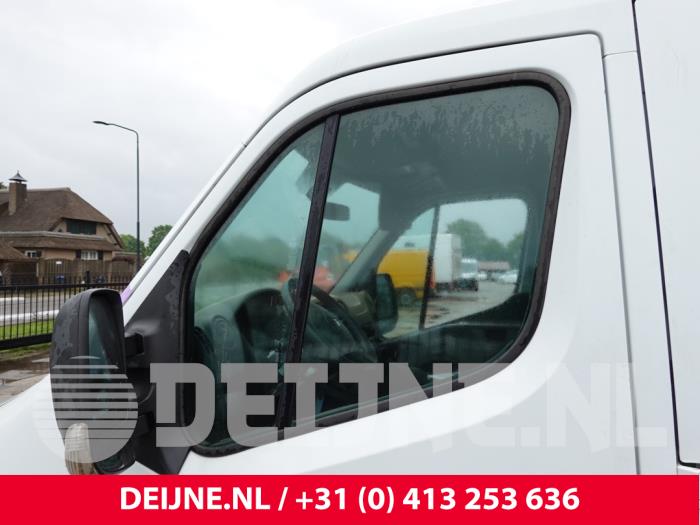 Renault Master Türscheibe 4-türig links vorne O320744