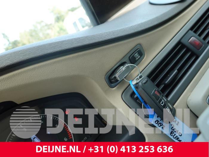 Volvo V70 Kontaktslot+Sleutel O320769