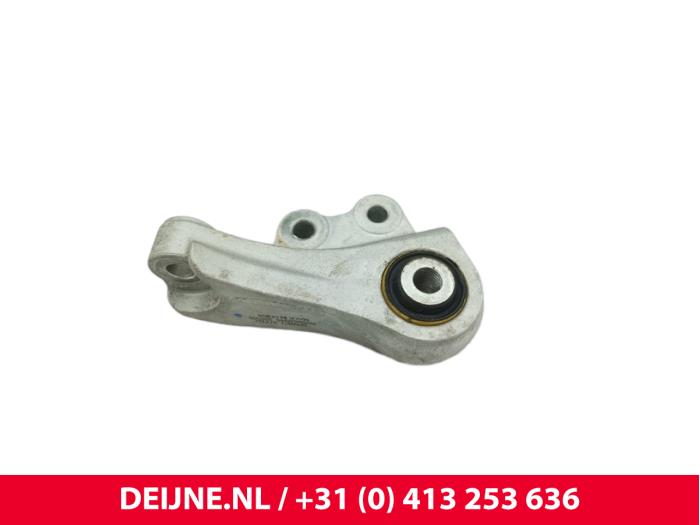 Lynk & Co 08 Getriebe Halterung O320942